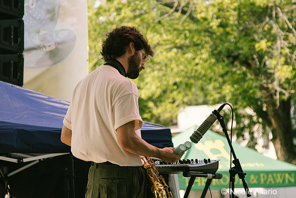 Wim Tapley & The Cannons (by Nicole Allario)