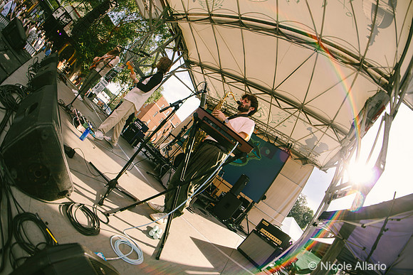 Wim Tapley & The Cannons (by Nicole Allario)