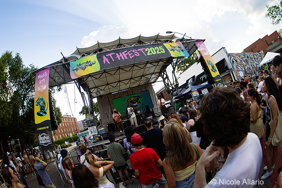 Wim Tapley & The Cannons (by Nicole Allario)