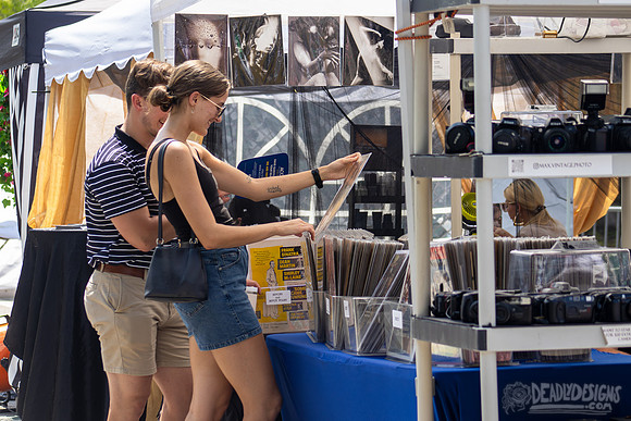 Artist Market (by Nicole Allario)