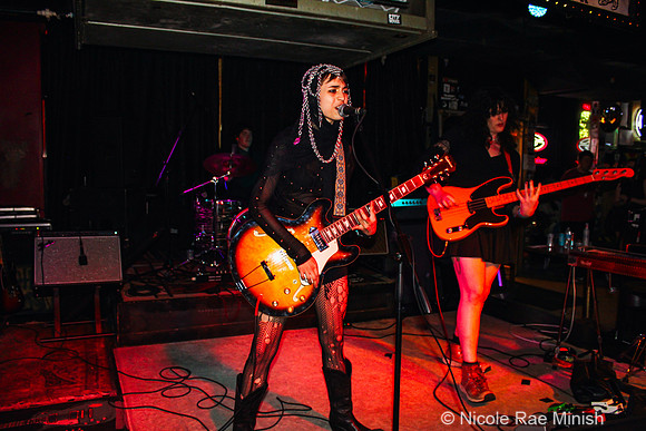 Viv and the Things (by Nicole Rae Minish)