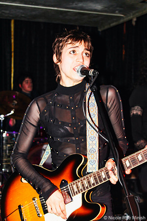 Viv and the Things (by Nicole Rae Minish)