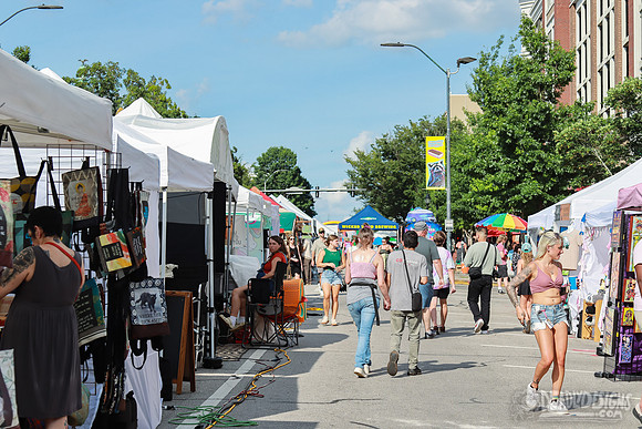 Artist Market (by Nicole Allario)