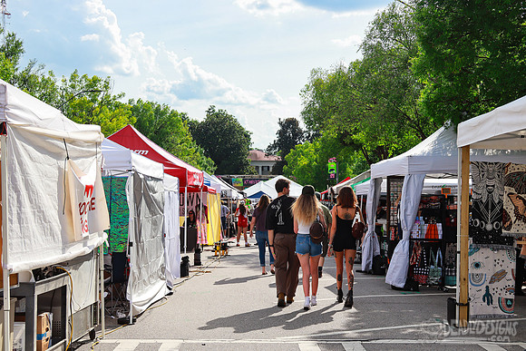 Artist Market (by Nicole Allario)