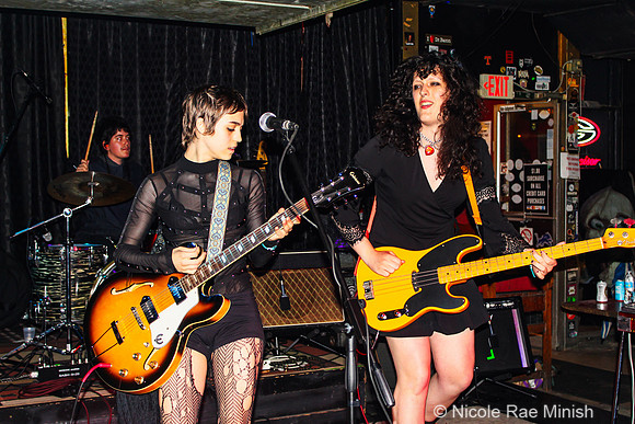 Viv and the Things (by Nicole Rae Minish)