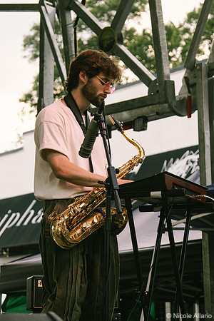 Wim Tapley & The Cannons (by Nicole Allario)