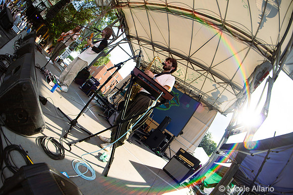 Wim Tapley & The Cannons (by Nicole Allario)