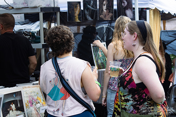 Artist Market (by Nicole Allario)