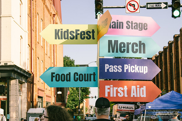 Artist Market (by Nicole Allario)