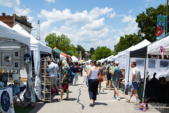 Artist Market (by Nicole Allario)