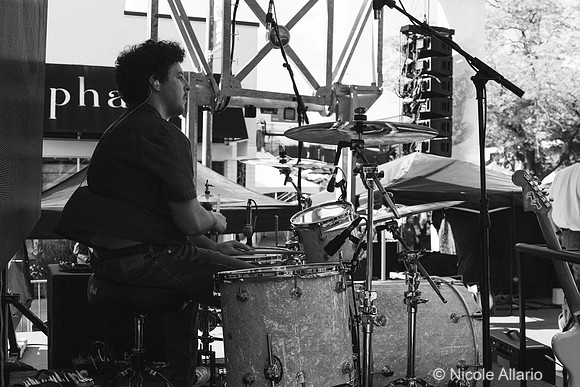 Wim Tapley & The Cannons (by Nicole Allario)