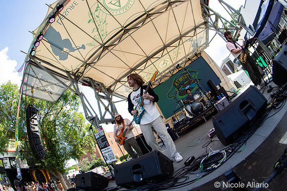 Wim Tapley & The Cannons (by Nicole Allario)
