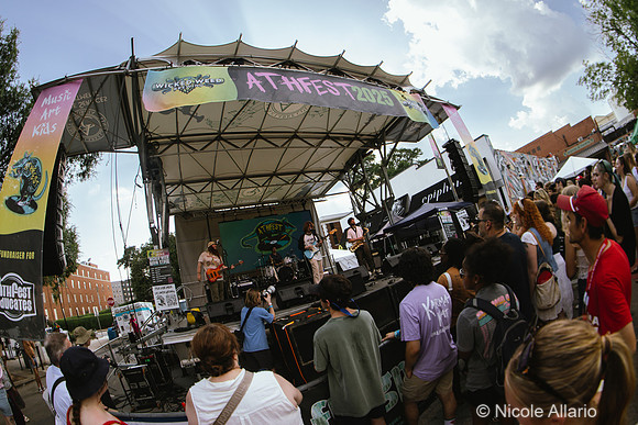 Wim Tapley & The Cannons (by Nicole Allario)