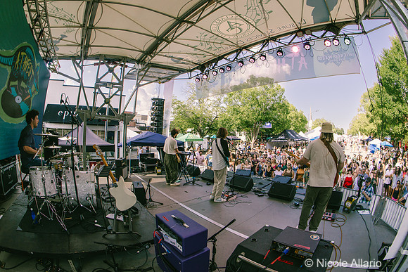 Wim Tapley & The Cannons (by Nicole Allario)