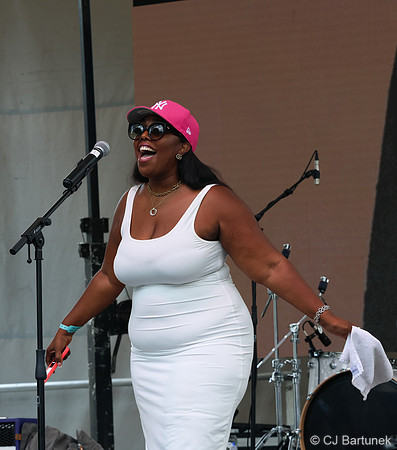 Stella Groove (by CJ Bartunek)