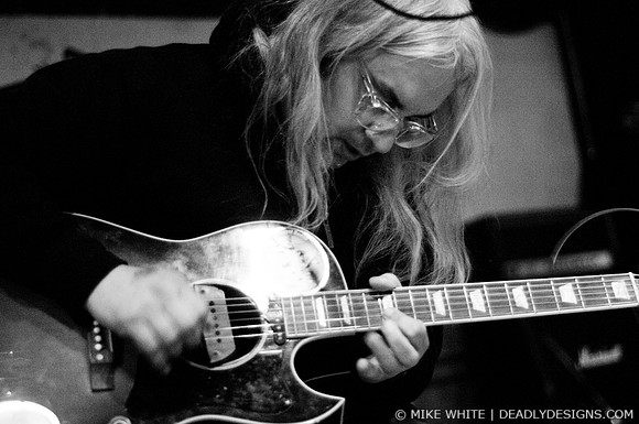 J Mascis