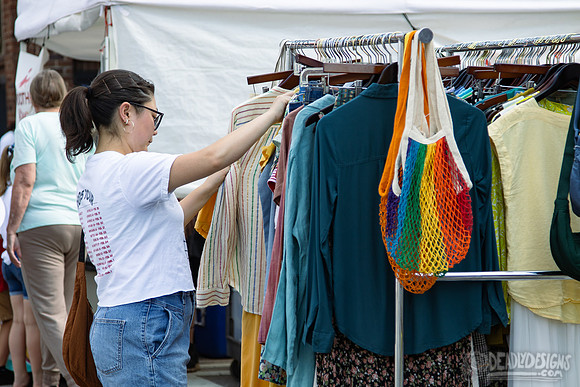 Artist Market (by Nicole Allario)