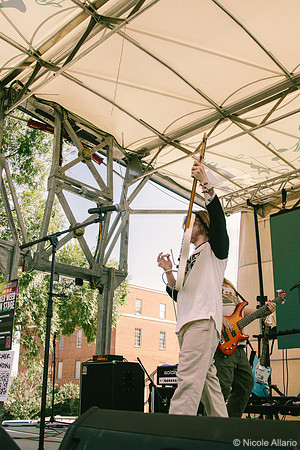 Wim Tapley & The Cannons (by Nicole Allario)