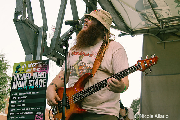 Wim Tapley & The Cannons (by Nicole Allario)