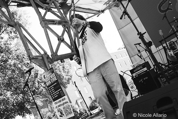 Wim Tapley & The Cannons (by Nicole Allario)